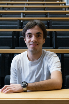 Mitarbeiterbild von dem Mitarbeiter Philipp Hellmann